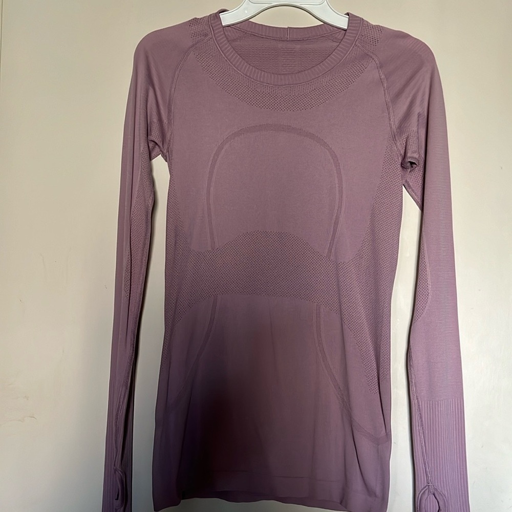 GUC Lululemon Swiftly Tech Long Sleeve Crew. Size 6.  Color:  Antoinette